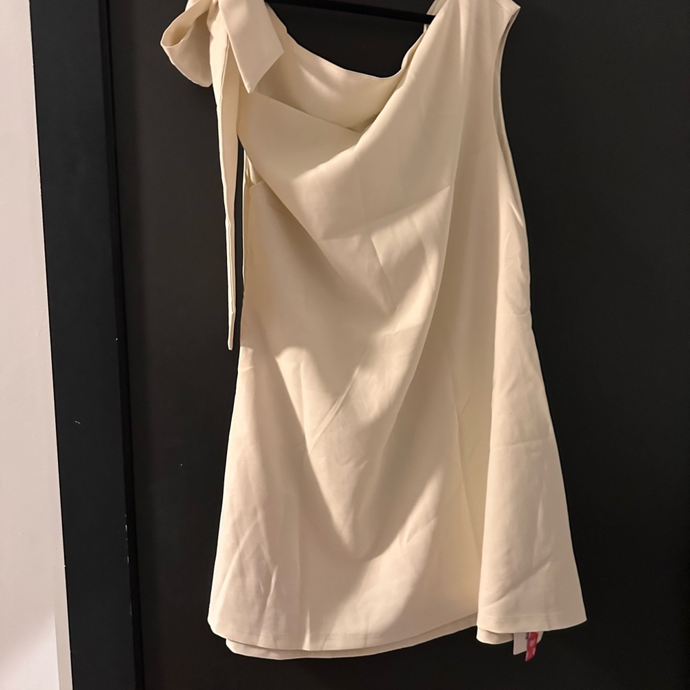 NWT Elegant Cream Sleeveless Dress